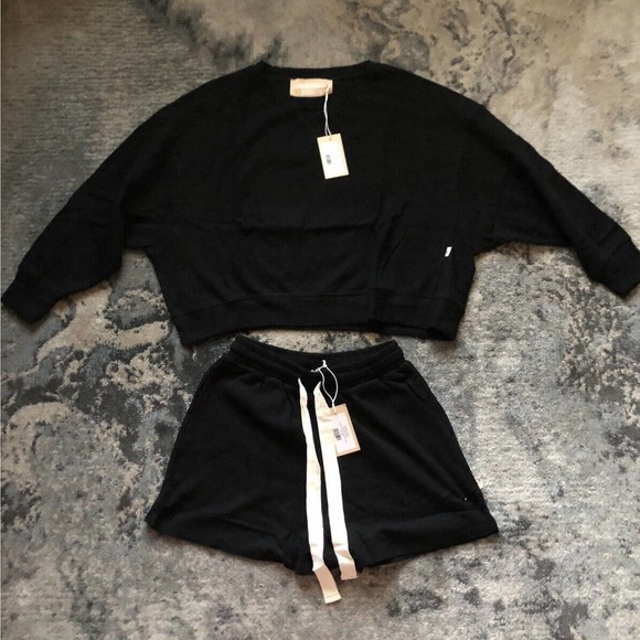 Araminta James Women’s XS Black Sweat Set Waffle Sweatshirt Shorts R2